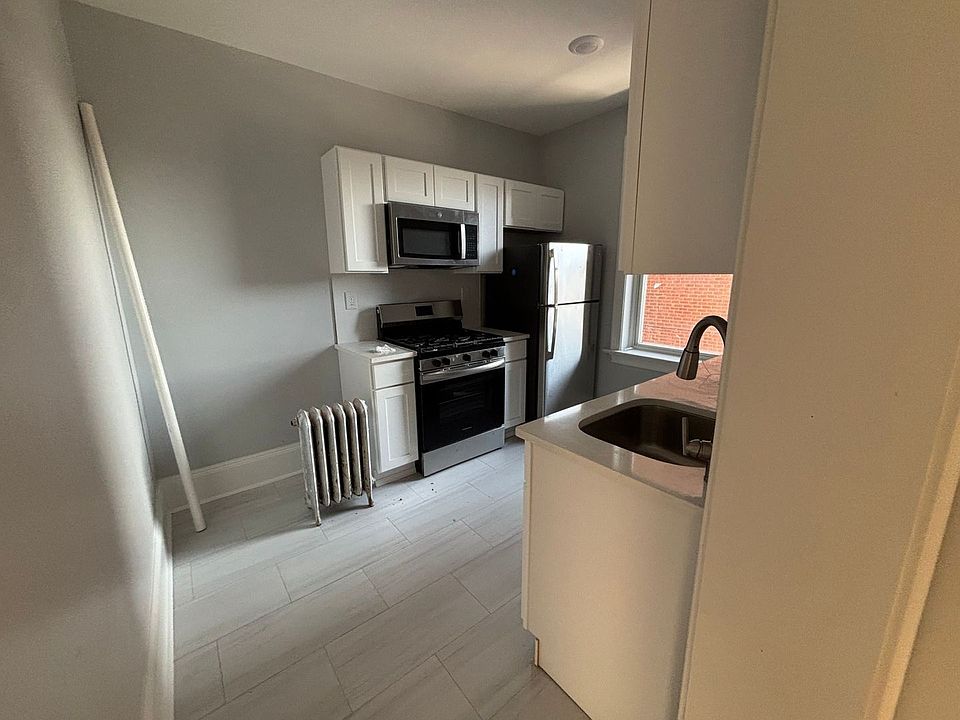 1st image of 117 Parkview Ave APT D2