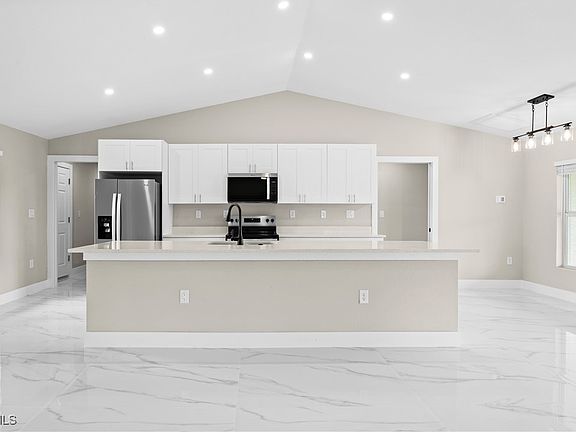 3rd image of 4010 NE 12th Court Cpe