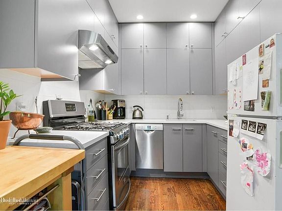 3rd image of 164 Lafayette Ave APT 3