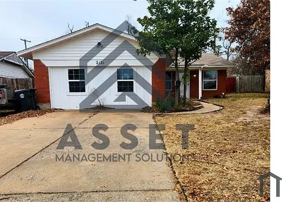 2121 N Wilburn Pl — Photo 1