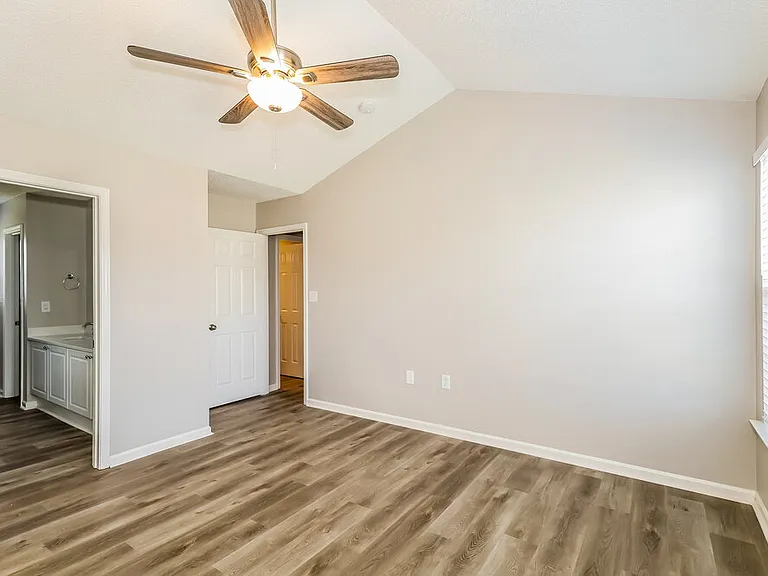 4529 Capstone Dr — Photo 10