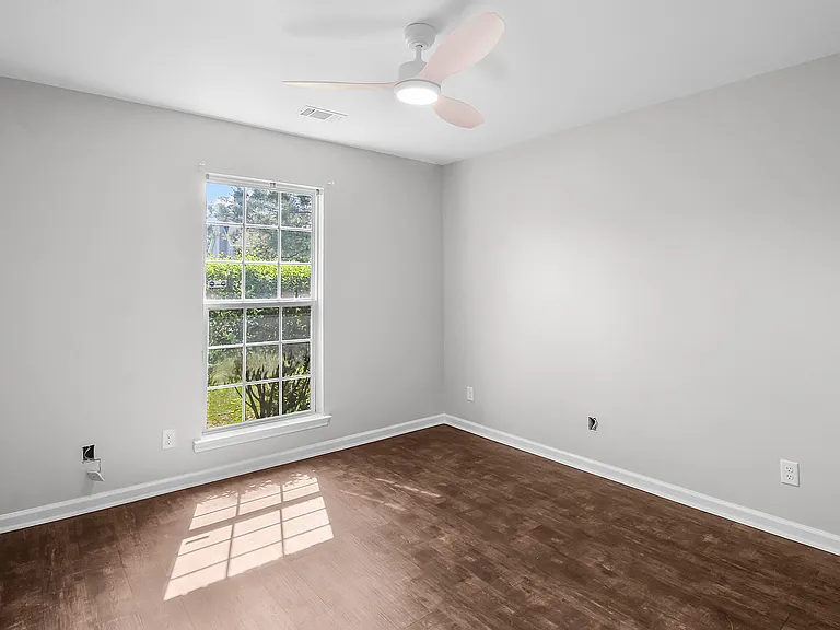 132 Pampas Dr — Photo 28