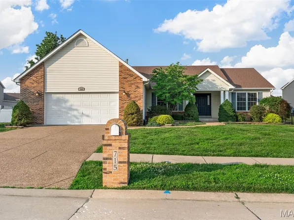 715 Julia Elizabeth Dr, Wentzville, MO 63385