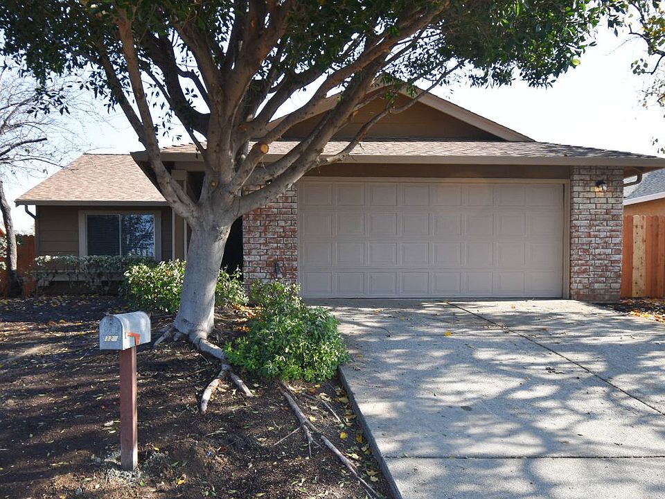 1st image of 325 Oceana Dr