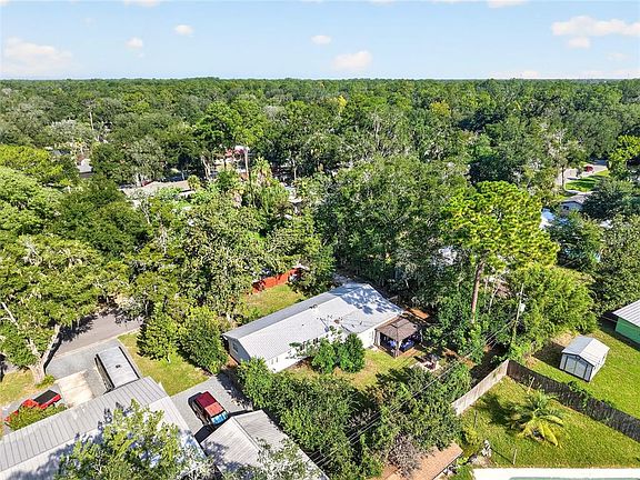 3rd image of 3929 NW 20TH TERRACE