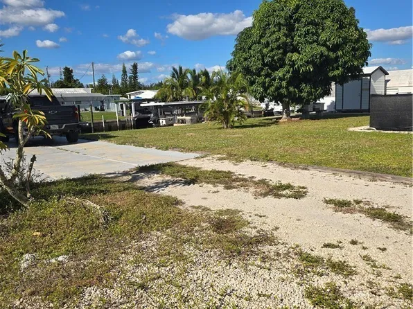 4920 Flamingo Dr, Saint James City, FL 33956
