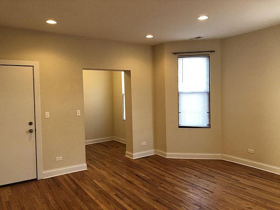 3rd image of 5407 N Ravenswood Ave #1R