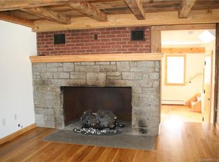 569 Quaker Farms Rd #B, Oxford, CT 06478