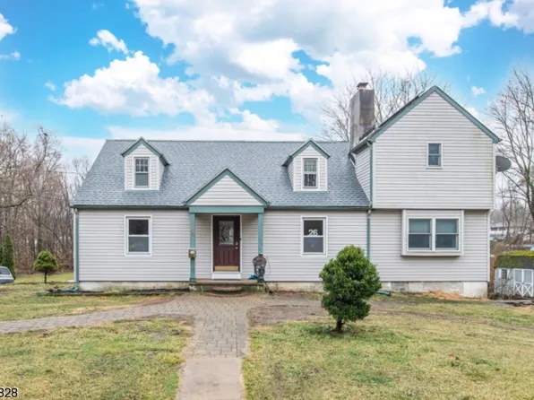 26 Swartswood Rd, Newton Town, NJ 07860