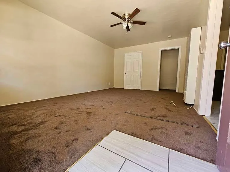 Elm Gate Apartments — Photo 9