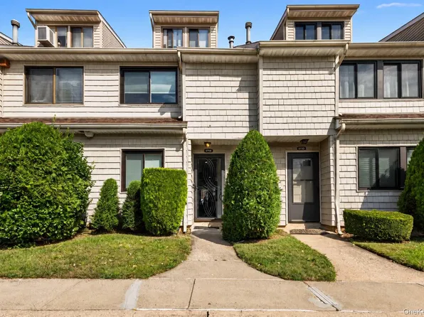 271 Signs Road #E, Staten Island, NY 10314