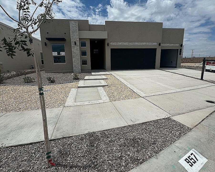 1st image of 957 Pettus Pl