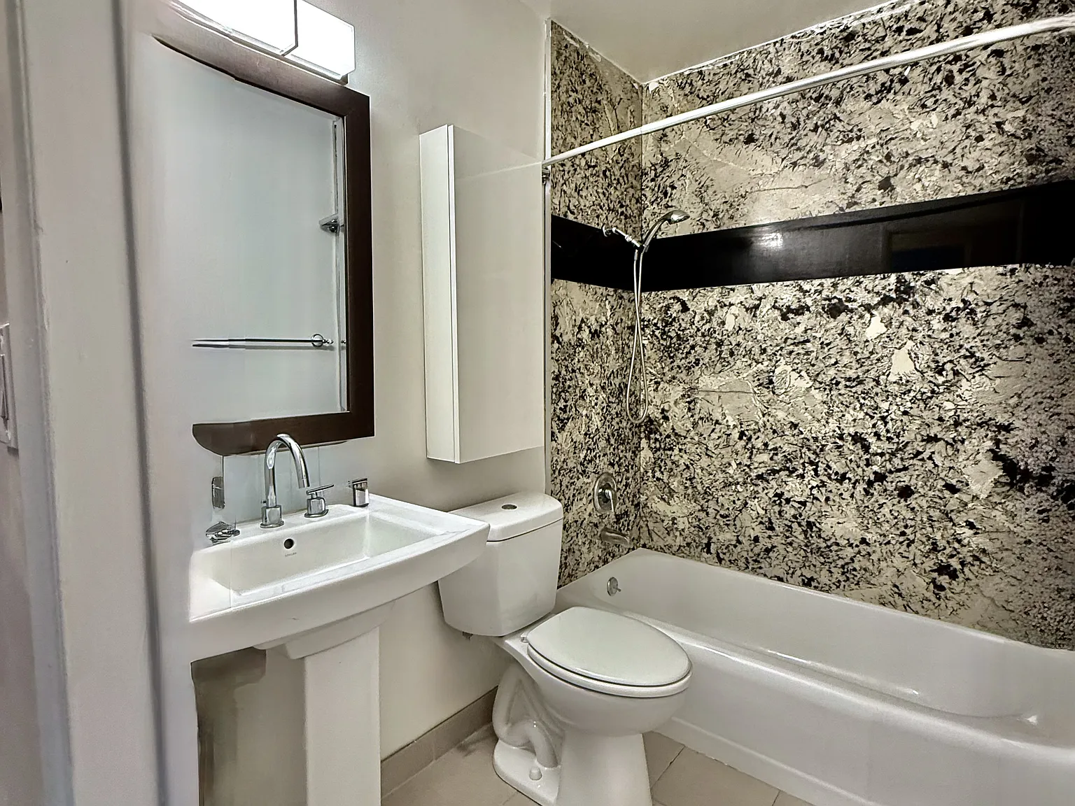 2 bed, 750 sqft, $2,150 — Photo 1