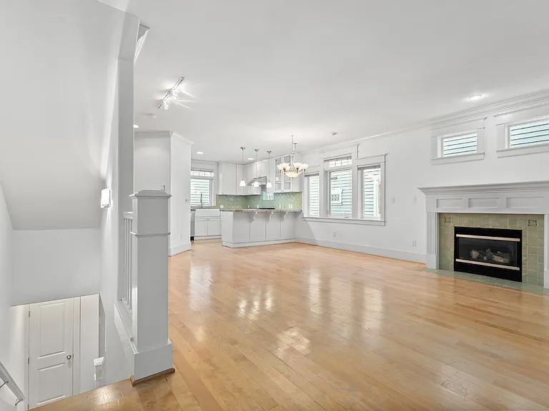 1133 10th Ave E #A — Photo 10