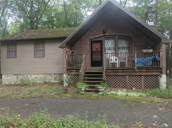 203 Clemens Cir, East Stroudsburg, PA 18301