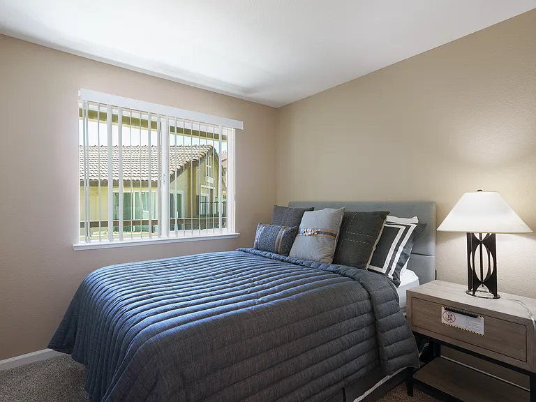 Woodland Hills Apartments — Photo 13
