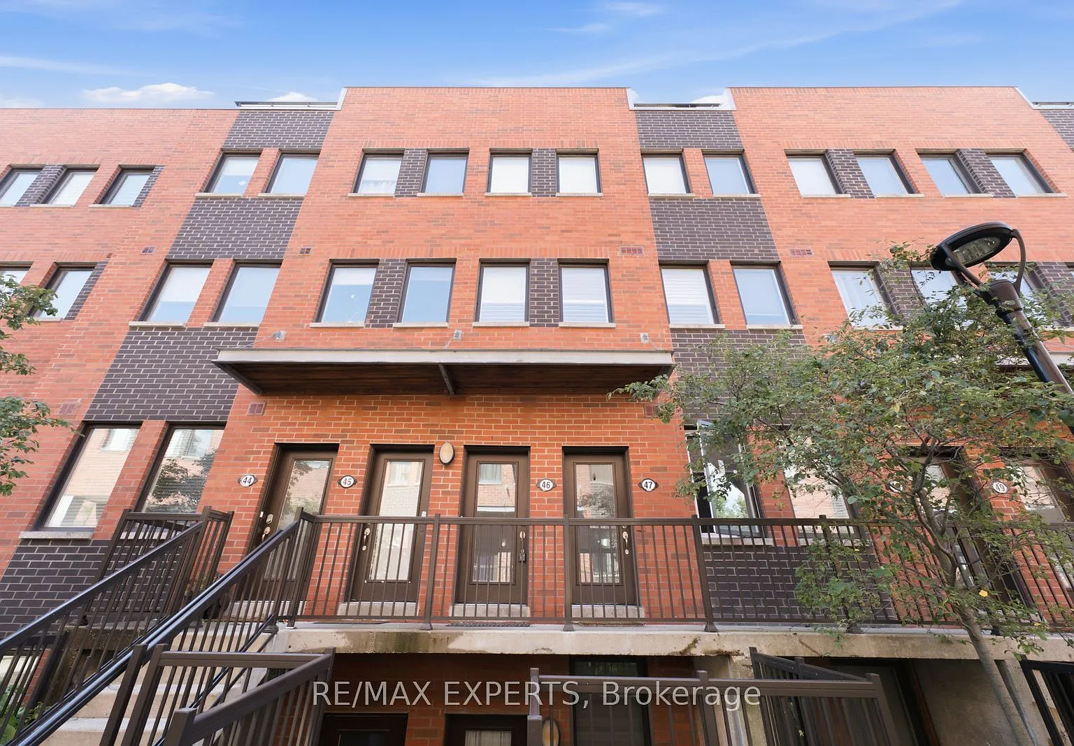 68 Winston Park Blvd — Photo 1