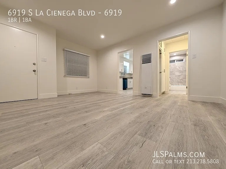 6919 S La Cienega Blvd #6919 — Photo 1