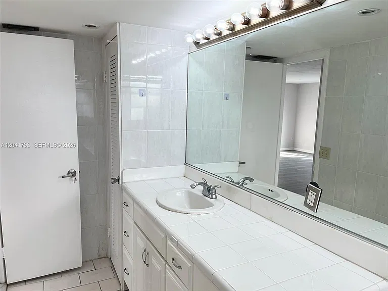 8024 Tatum Waterway Dr #6B — Photo 14