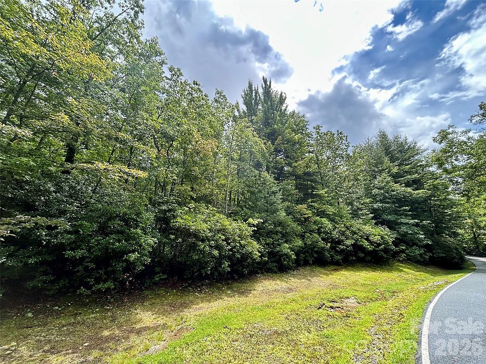 1st image of 40 Hawk Mountain Rd