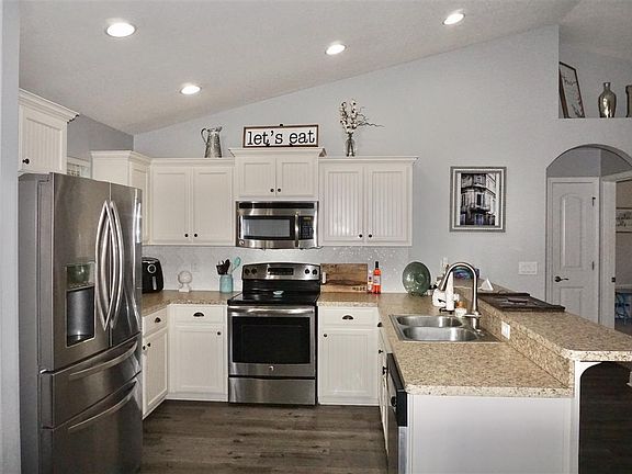5th image of 1674 Twin Pines Cir