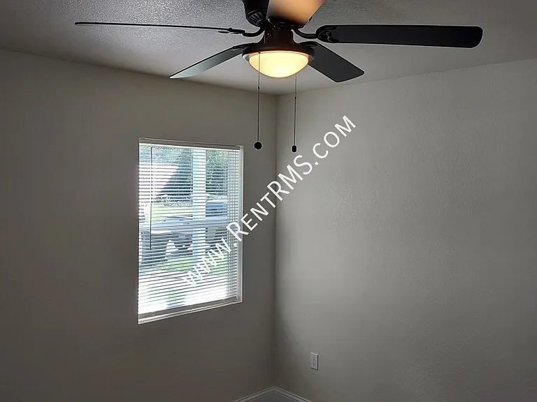 904 SW 33rd St — Photo 15