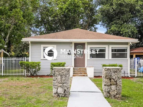 212 Grant Dr, Coral Gables, FL 33133