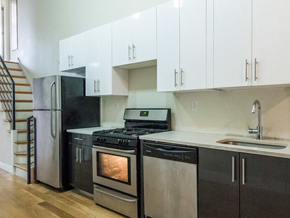 4th image of 338 Melrose St #3LL
