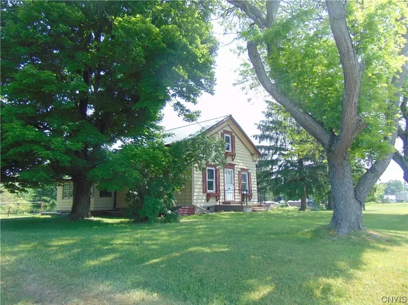 13887 State Route 90, Locke, NY 13092