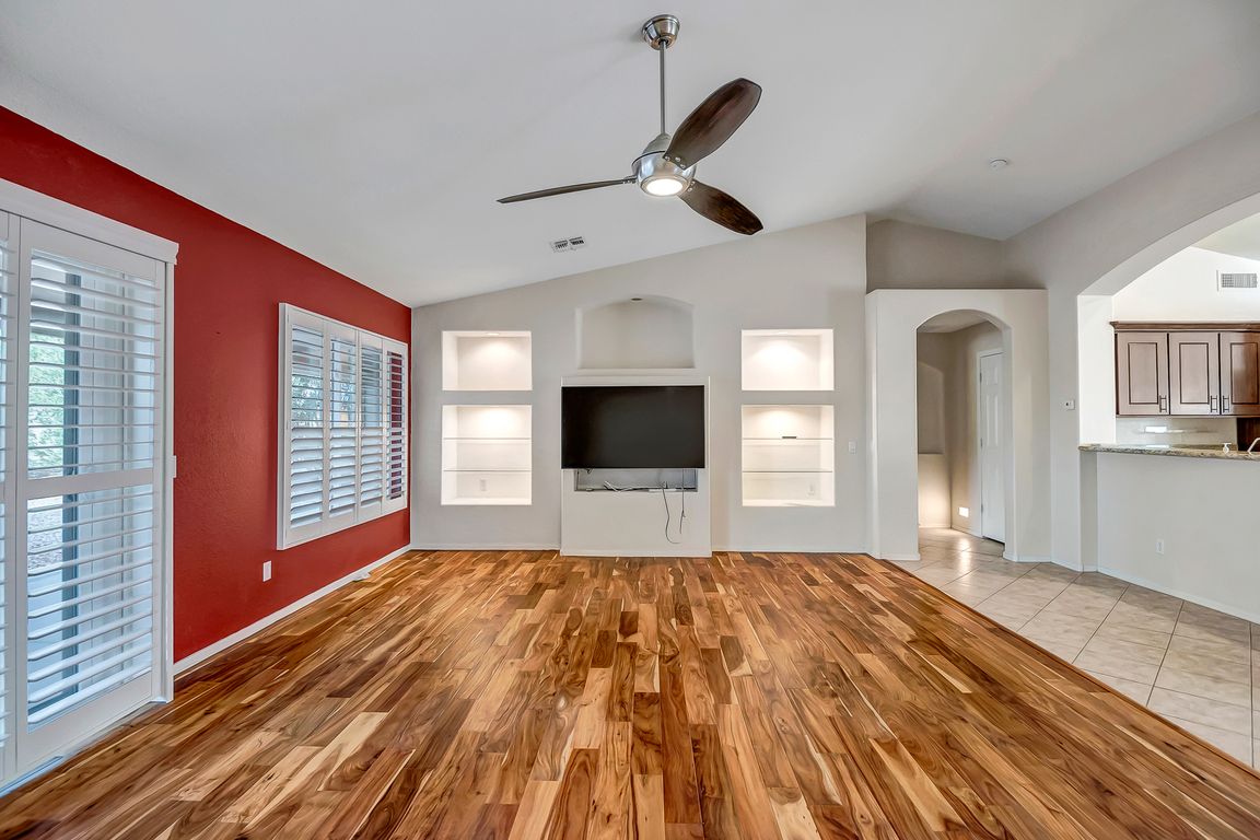 next background image