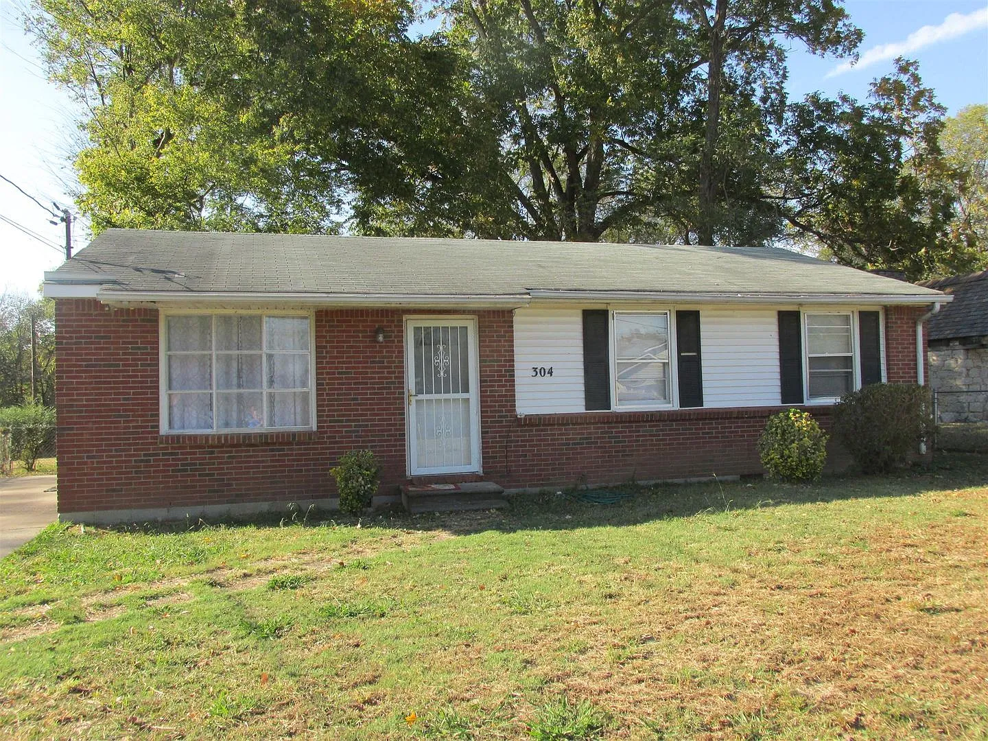3 Bedroom 1 Bath Pet Friendly Home For Rent! — Photo 2