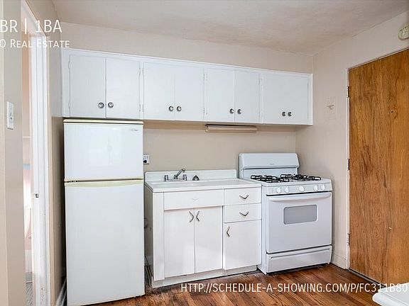 4th image of 935 N Logan St #103-209