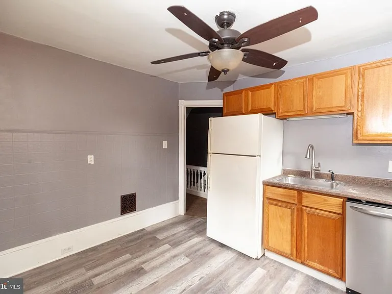 313 S Fairview St #B — Photo 5