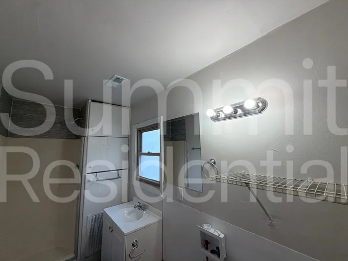 327 Laclede St #B — Photo 8