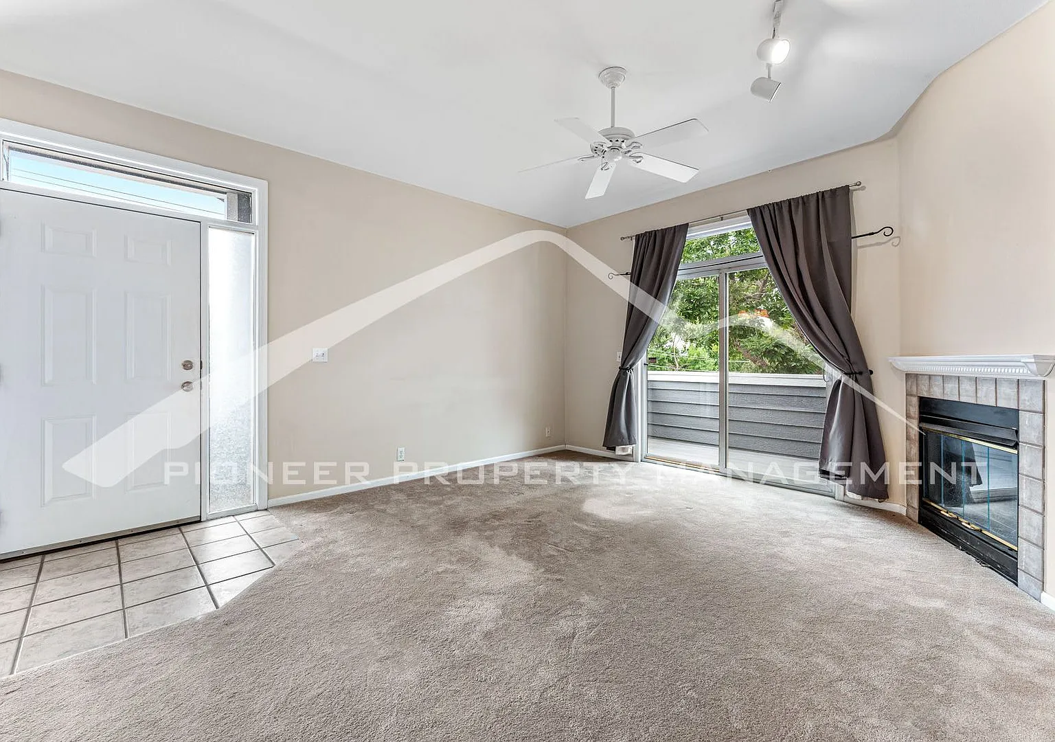 Charming House with Washer/Dryer and Central AC — Photo 3