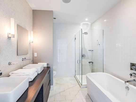5th image of 360 Furman St APT 1203