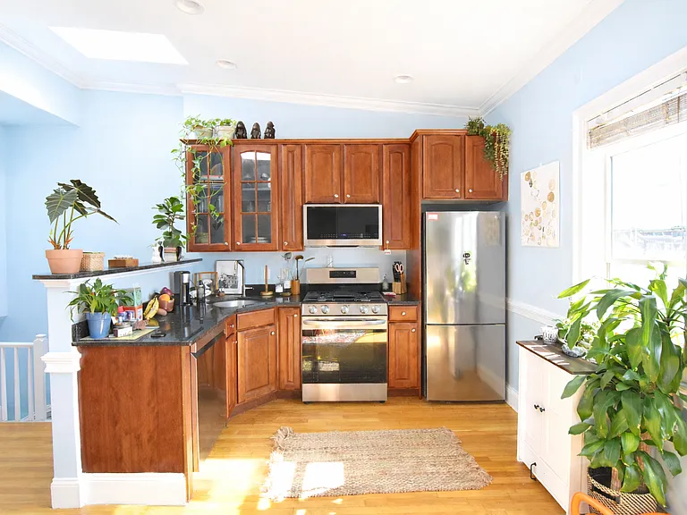 53 Woodward St #3 — Photo 2