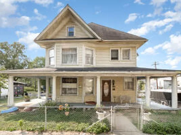 98 Main St, Foster, KY 41043