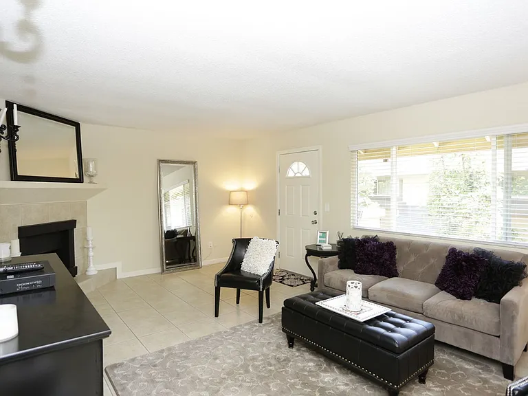 Avalon Townhomes OPEN HOUSE SATURDAY 11/15/2025 — Photo 12