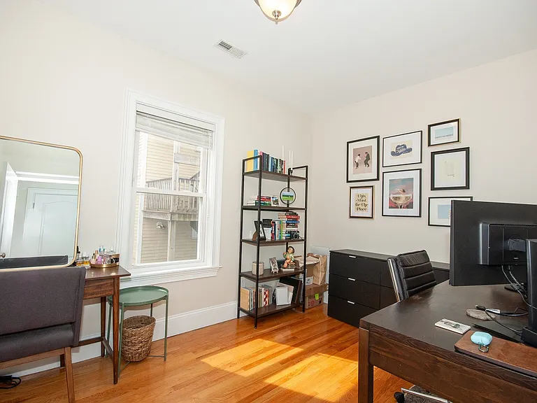 2 Burnham Pl #2 — Photo 3