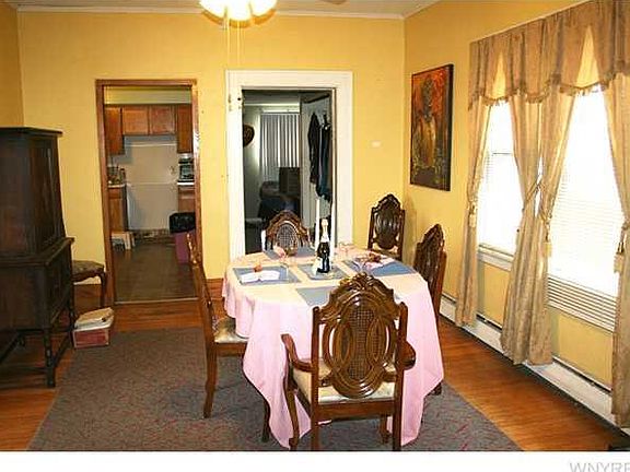 4th image of 22 Royal Ave