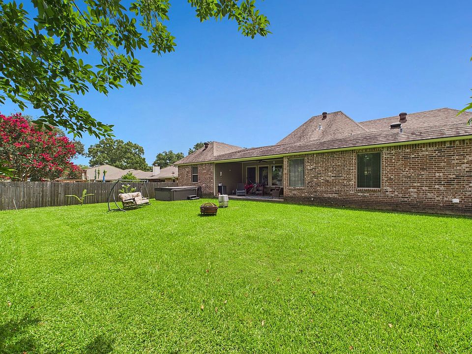 1st image of 130 Dove Cir