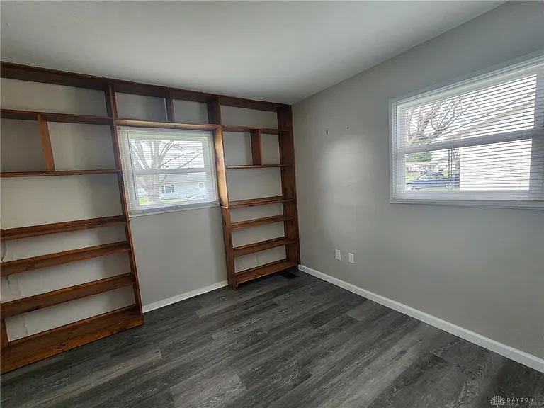 87 Poe Ln — Photo 10