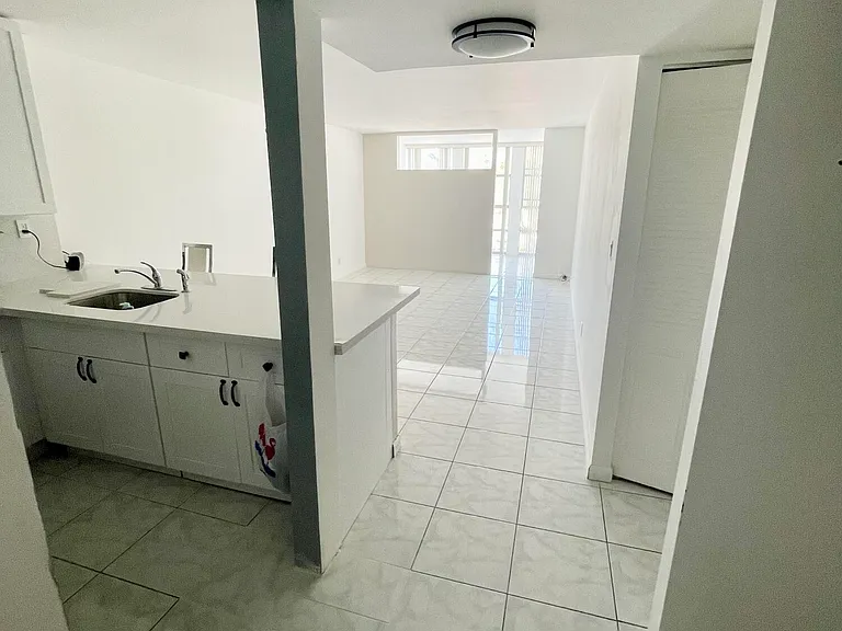 2000 Atlantic Shores Blvd #306 — Photo 5