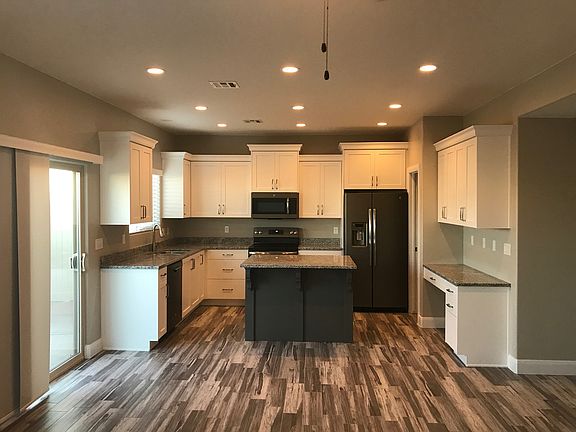 3rd image of 2520 Blackhawk Dr Unit 38