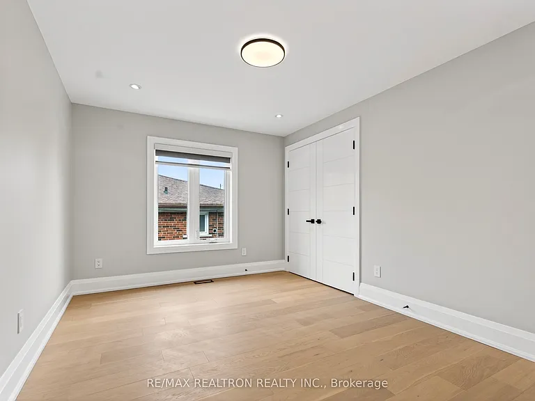 792 Midland Ave — Photo 34