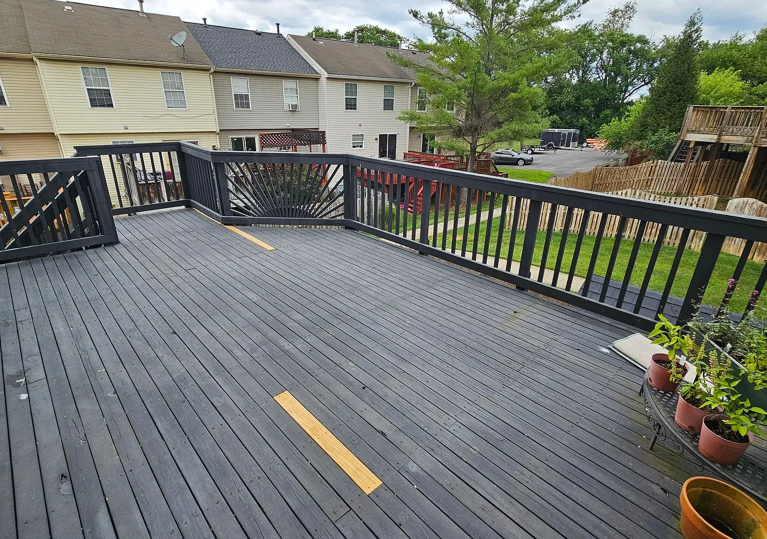 Don't Miss This Stunner! 3 Bedroom End Unit Townhome In Quiet Location! — Photo 4