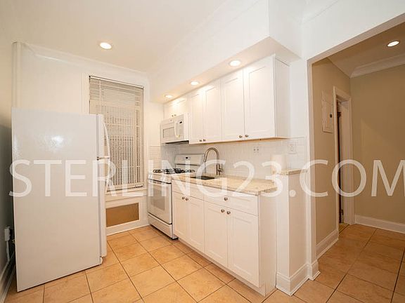 2nd image of 18-29 Ditmars Blvd #1B
