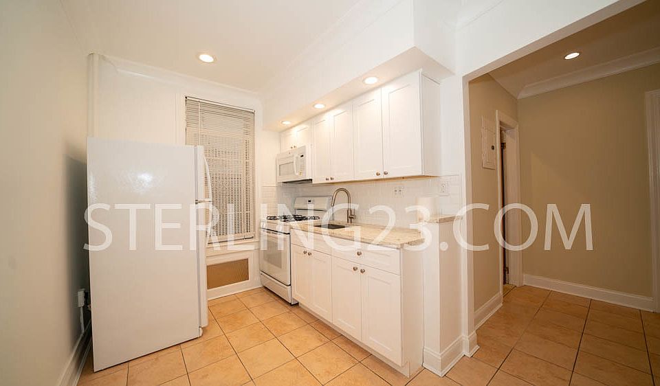 1st image of 18-29 Ditmars Blvd #B1