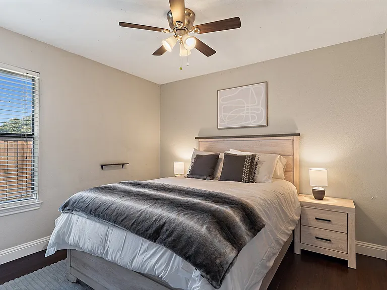 19 Alamosa Dr — Photo 11